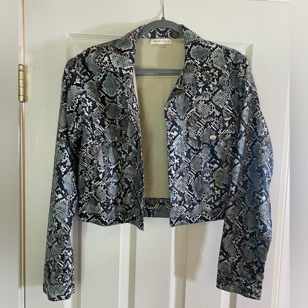 Faux Snakeskin Cropped Woman’s Jacket